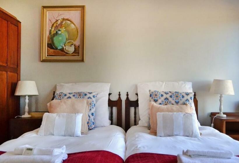 اتاق استاندارد با بالکن, Chesham House