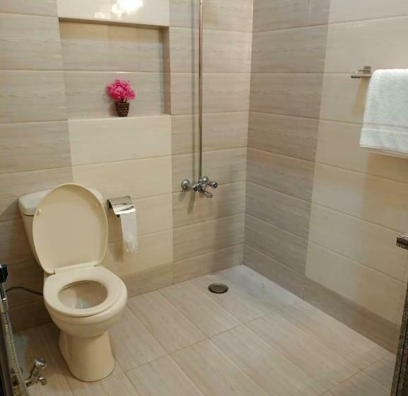 اتاق لوکس یک تخته, Bluesky Clifton