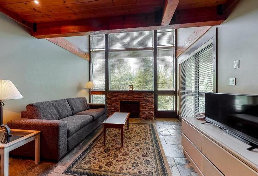 استودیوی استاندارد, Greystone Lodge