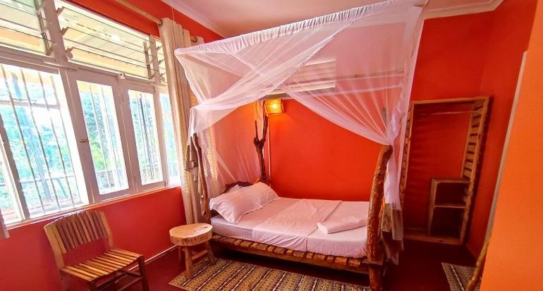 اتاق استاندارد, Jinja Backpackers