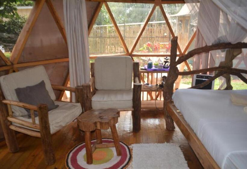 اتاق خانوادگی, Jinja Backpackers