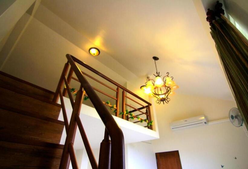اتاق خانوادگی, Clover 248 B&b