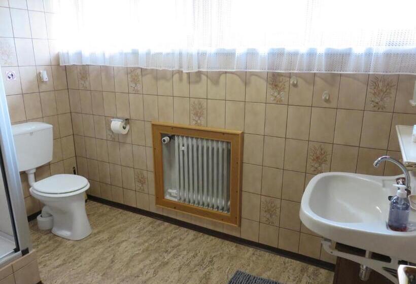 Номер Стандарт, Haus Elena