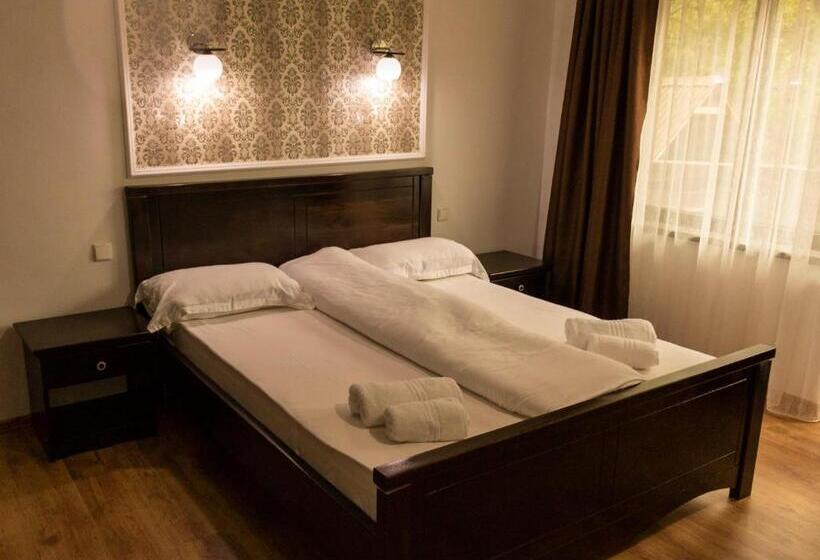 اتاق استاندارد سه نفره, Casa Valea Cernei