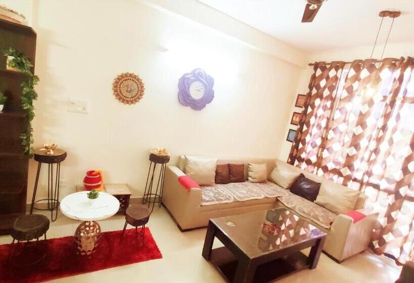 Апартаменты 1 Спальня, Exclusive Floor On Manali Expressway For Family