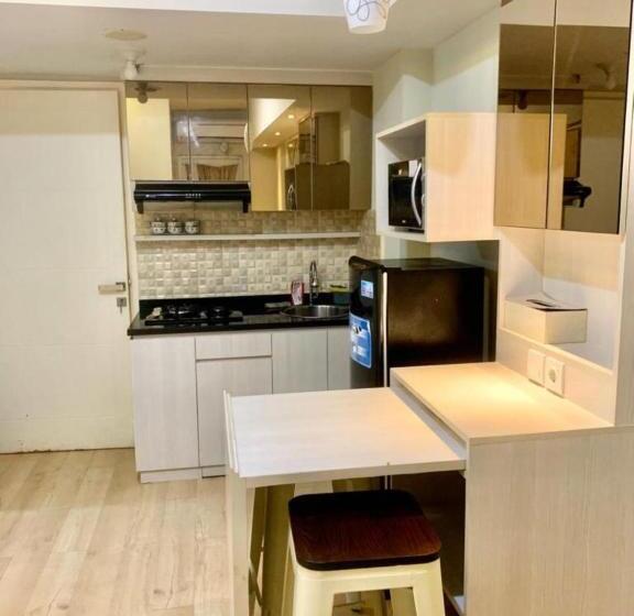 Апартаменты 1 Спальня, Springlake Apartment Summarecon By Veeroom