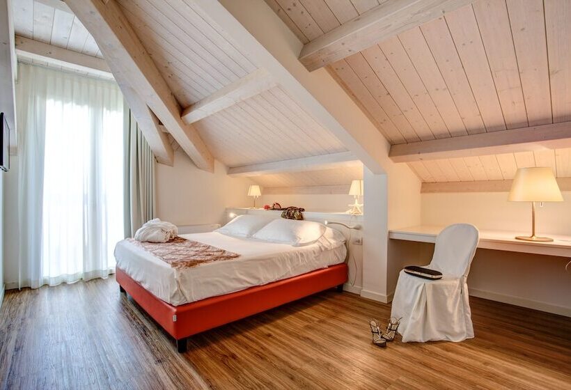 سوییت جونیور, Rimini Suite