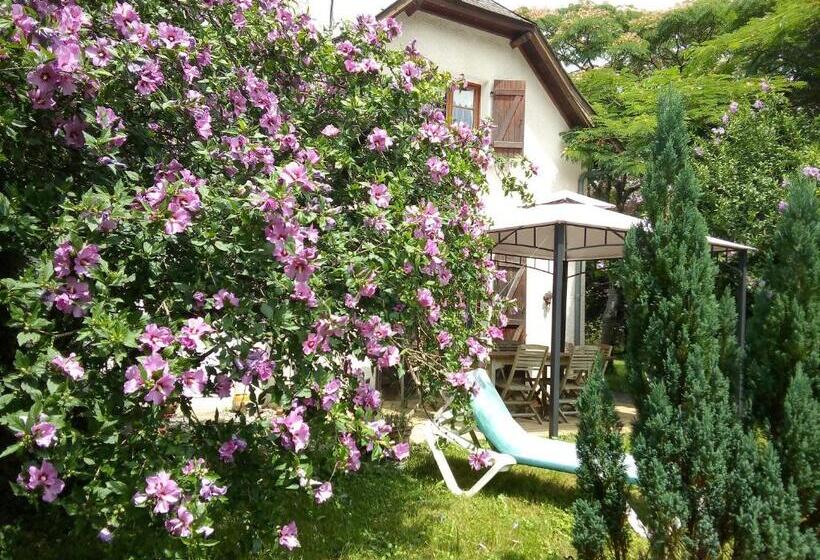 Номер Стандарт Вид на Горы, Chambre Chez Sylvie
