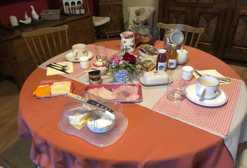 Номер Стандарт Вид на Сад, La Chambre Des Tisserands