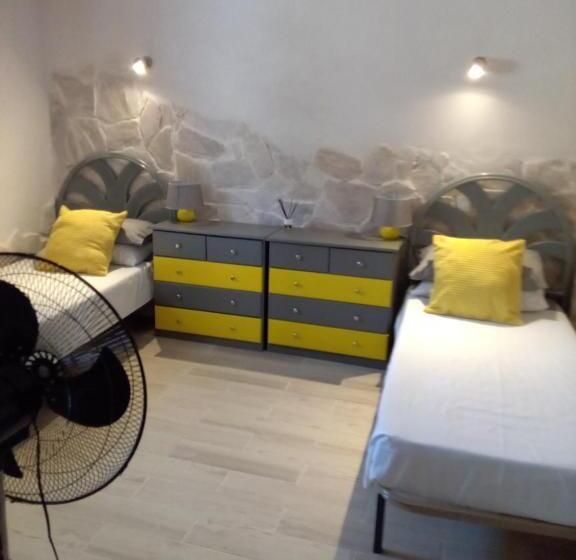 Апартаменты 2 Спальни, Almond Reef Casa Rural