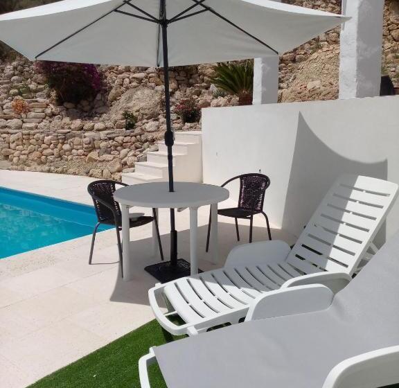 Апартаменты 3 Спальни, Almond Reef Casa Rural