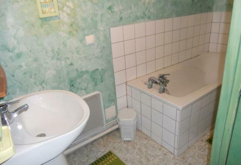 Номер Стандарт, Ferme Les Rousseaux