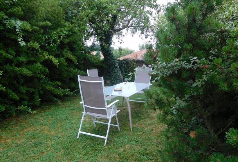 Номер Deluxe, La Chambre D Amis La Costignieres