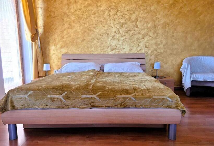سوییت با چشم‌انداز باغ, Penzión Villa Agnes