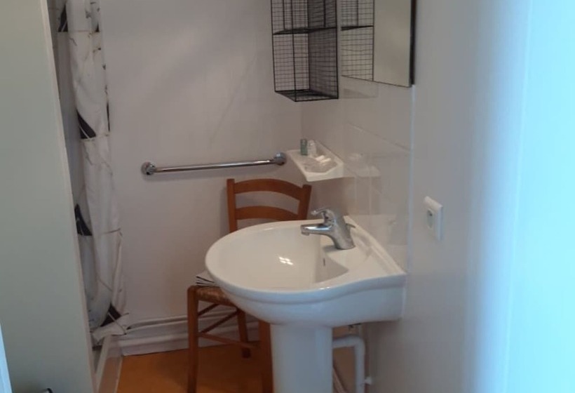 Номер Стандарт, Chambres D Hôtes Condat
