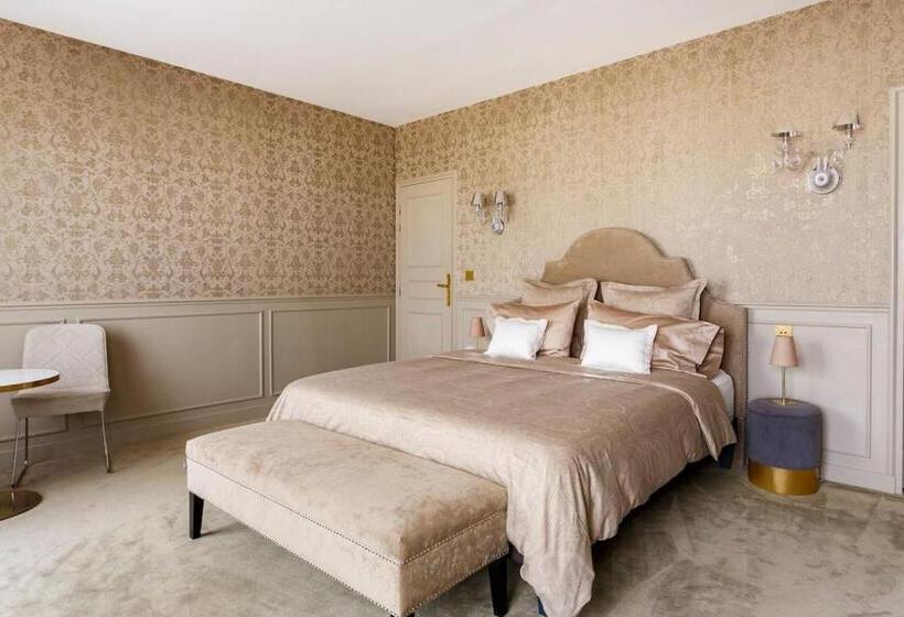 Номер Deluxe, Le Chateau D Hardricourt