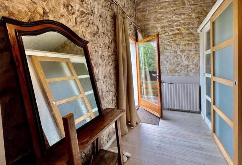 Номер Стандарт с Балконом, Residence La Borde