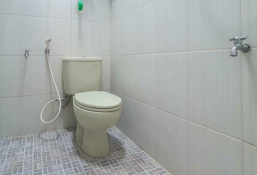 이코노미 룸, Angrumba Family Homestay Near Rsud Caruban Mitra Reddoorz