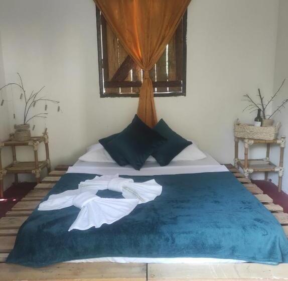 오두막, Hostal Amaní