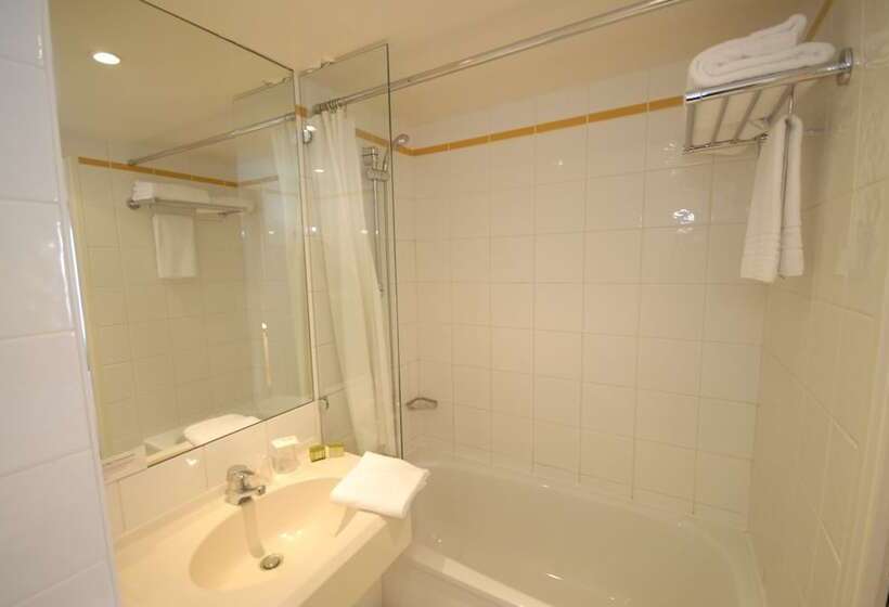 스탠다드 룸, Logis Hôtel L Orée De Chartres   Barjouville