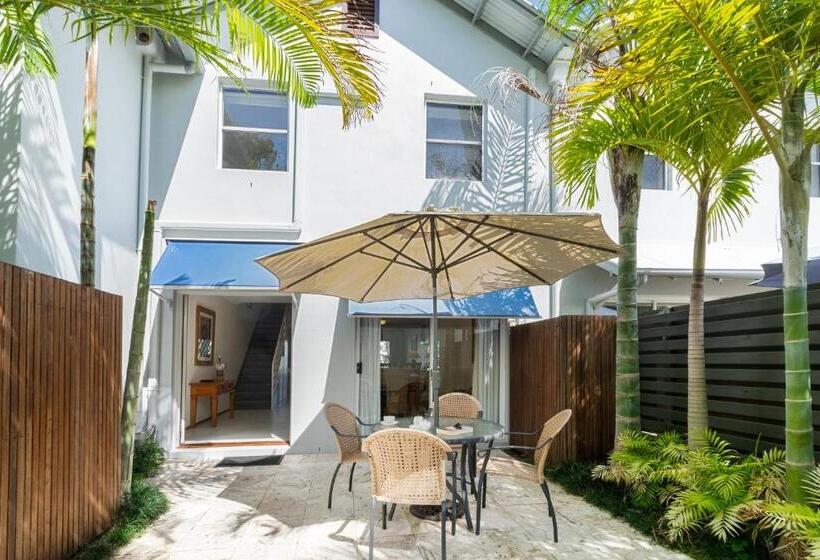 Дом 3 Спальни, Noosa Entrance Waterfront Resort