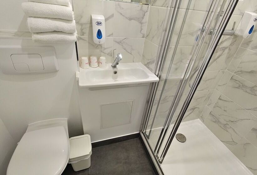 Номер Стандарт Трехместный, Fasthotel Well Inn Mâcon Sud   Un Hôtel Fh Confort