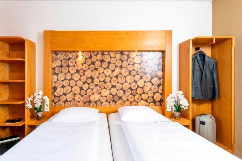 Семейный Номер, Plaza Inn Dachau   München