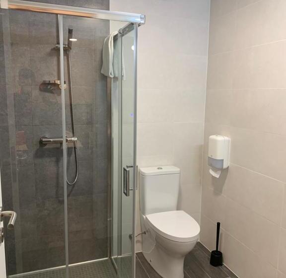 اتاق سوپریور سه تخته, Hôtel M&r