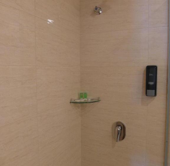 اتاق خانوادگی, Metro Hotel @ KL Sentral