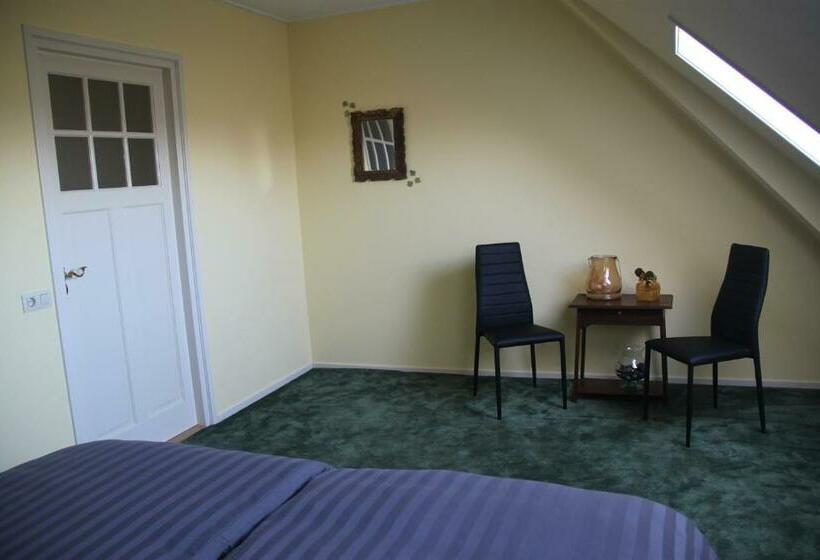 Номер Стандарт, B&b De Warren