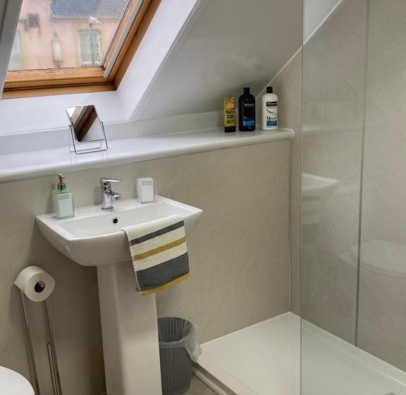 エコノミールーム, 30 College Street, Buckhaven, Leven, Fife, Ky81jx