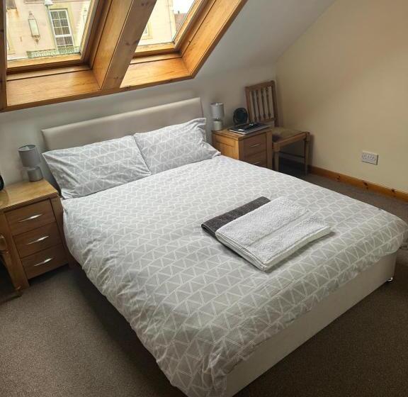 スタンダードルーム, 30 College Street, Buckhaven, Leven, Fife, Ky81jx