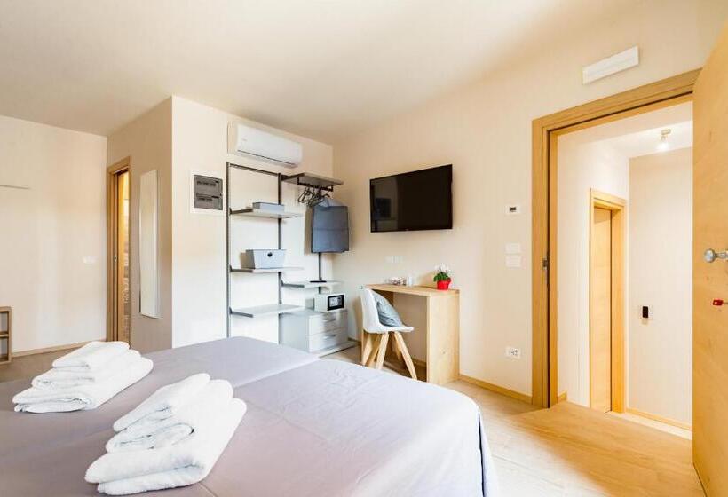 컴포트 트리플 룸, Guest House La Sosta