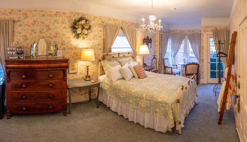 Люкс Вид на Реку, Clementine S Guest House & Vacation Rentals