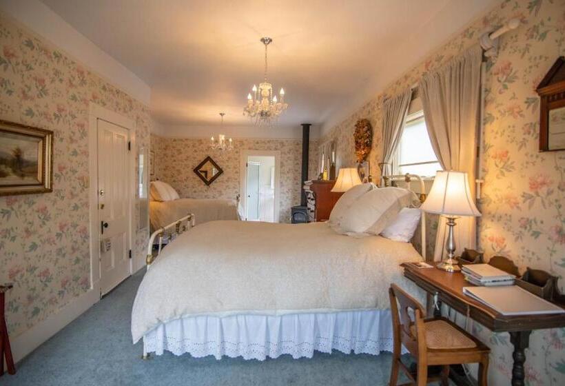Люкс Вид на Реку, Clementine S Guest House & Vacation Rentals