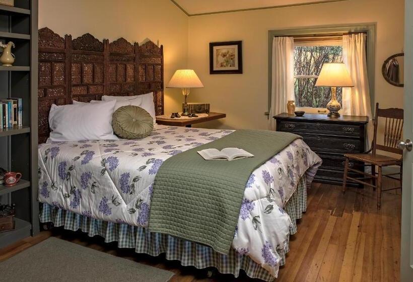 Family Suite, Clementine S Guest House & Vacation Rentals