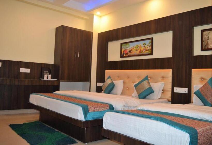 Standard Triple Room, Cottage Ganga Inn