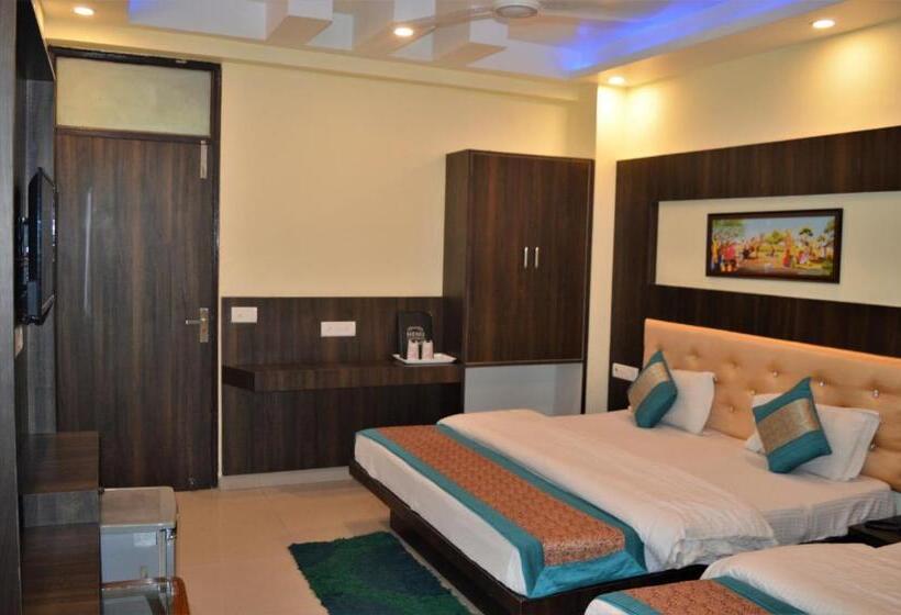 Standard Triple Room, Cottage Ganga Inn