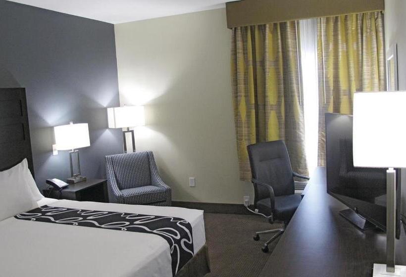 Номер Deluxe Кровать Кинг, La Quinta By Wyndham Karnes City   Kenedy