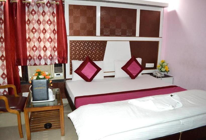 Номер Deluxe, Su Shree Continental 5 Minutes Walk From New Delhi Railway Station