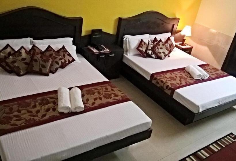 Семейный Номер, Su Shree Continental 5 Minutes Walk From New Delhi Railway Station