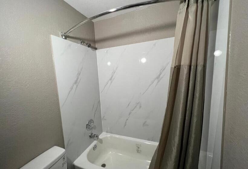 Люкс, Motel 6 Altoona, Ia  Des Moines East