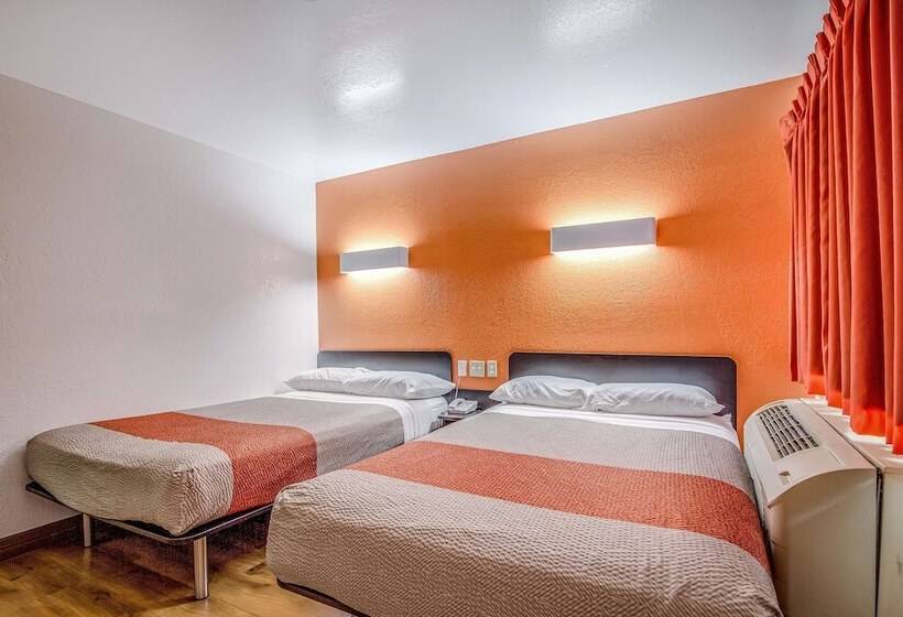 Номер Deluxe, Motel 6 Conroe, Tx