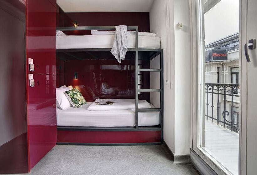 اتاق استاندارد چهارنفره با سرویس بهداشتی مشترک, Wabi Hostels