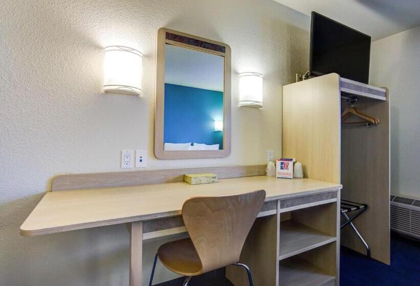 Номер Стандарт Адаптированный для Инвалидов, Days Inn By Wyndham Stony Plain