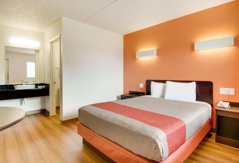Номер Стандарт, Motel 6salina, Ks