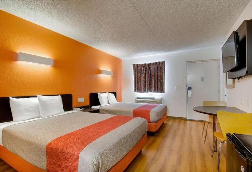 Четырехместный Номер Стандарт, Motel 6salina, Ks
