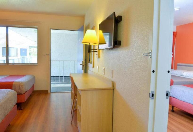 디럭스 4인 룸, Motel 6santa Nella, Ca  Los Banos  Interstate 5