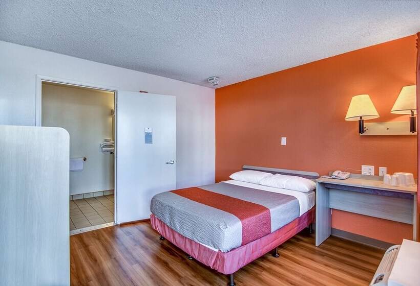 스위트, Motel 6stockton, Ca  Charter Way West