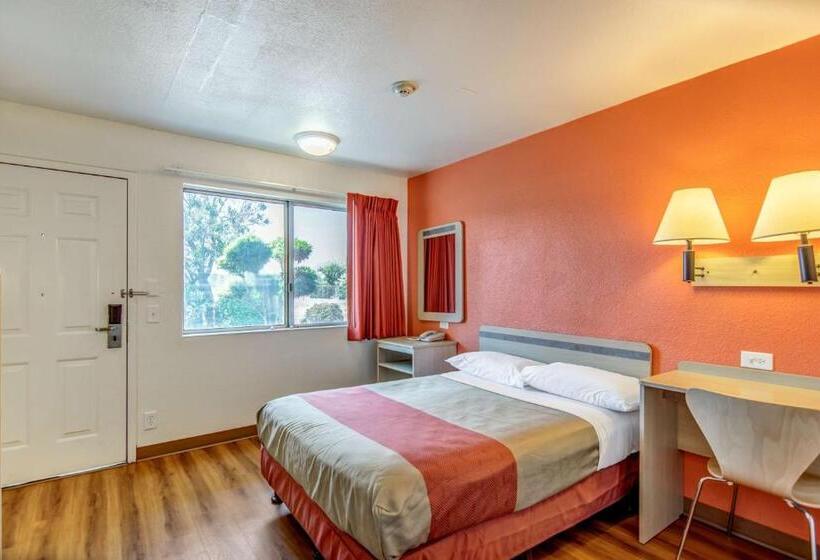 Номер Стандарт, Park Inn By Radisson, Tracy